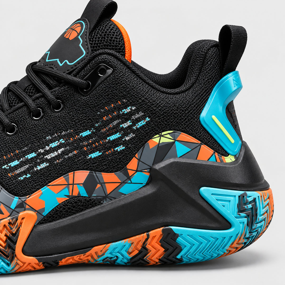 DynaDunk — Preto/Laranja — 08-detalhe-calcanhar #Cor_Preto/Laranja